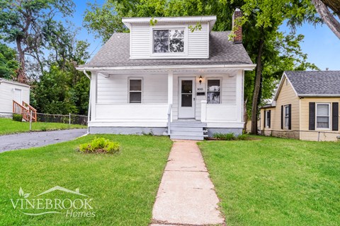 8005 Albin Ave 3 Beds Apartment for Rent