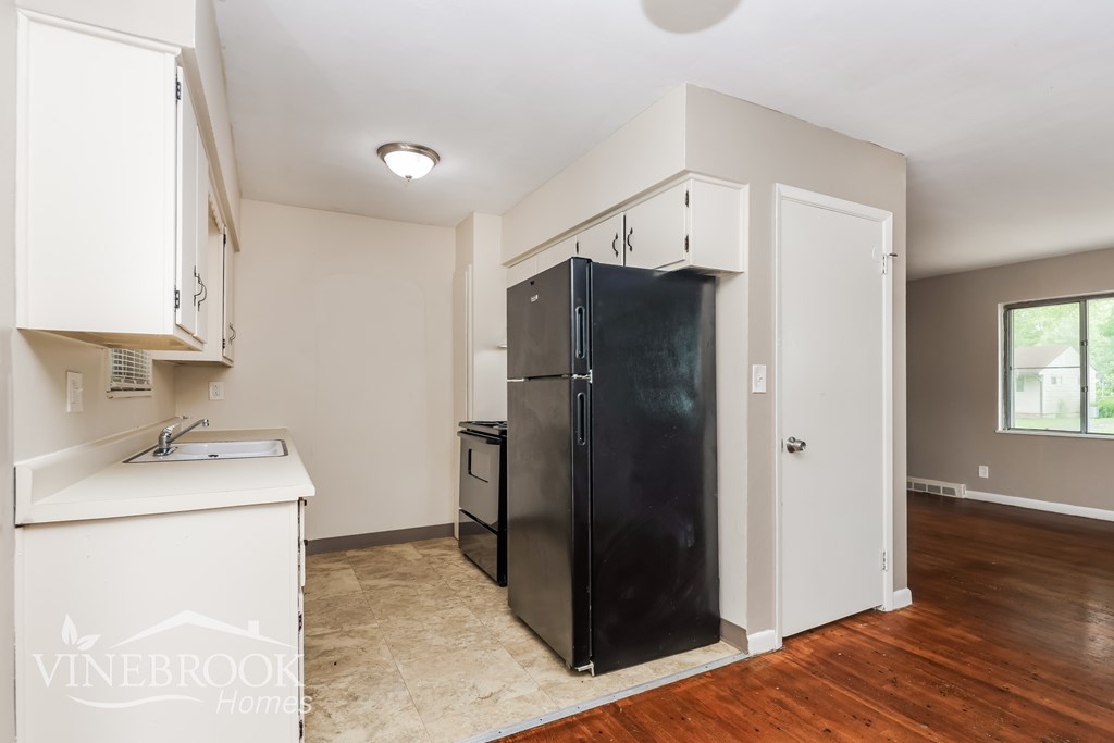 1662 Selkirk Rd