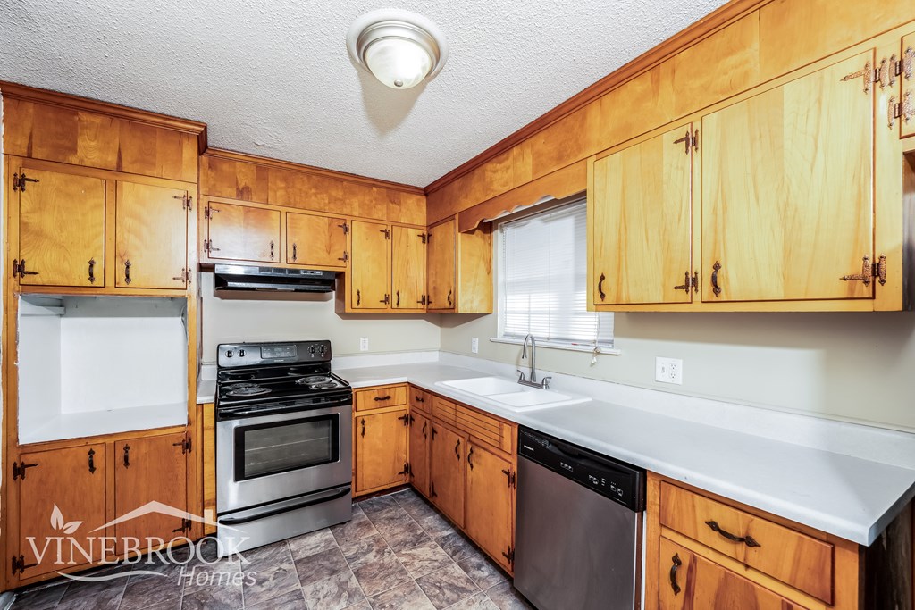 700 Twin Ridge Dr