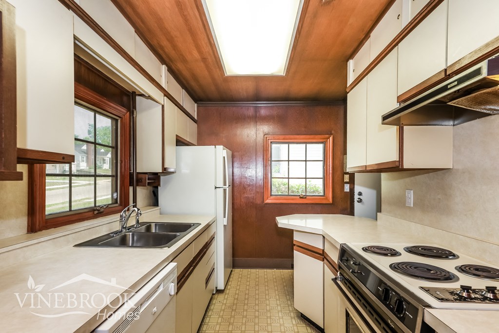 3802 E. Fourth Street