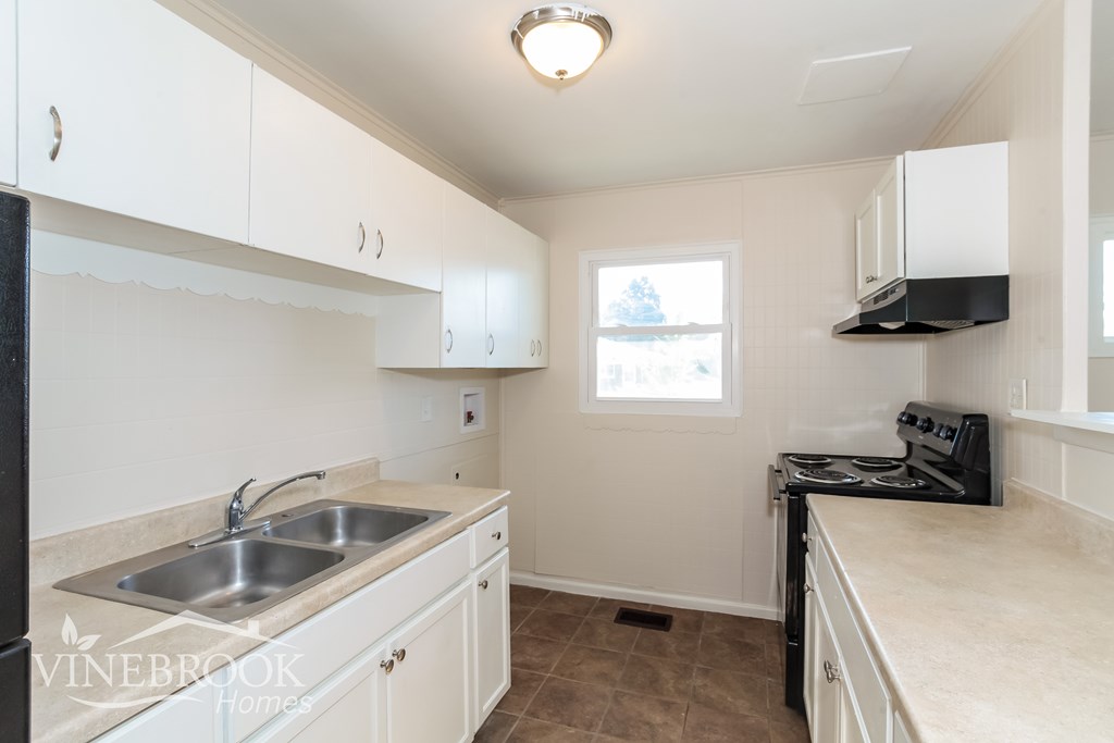 2560 Adams Rd