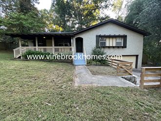 104 Oak St 3 Beds Apartment for Rent