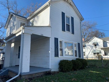 131 Sherman Ave 2 Beds House for Rent Photo Gallery 1