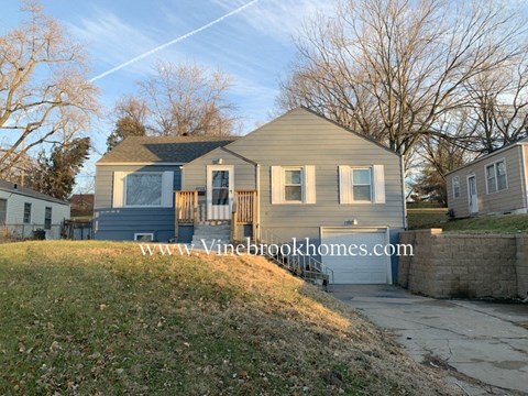 6713 N 35Th St 3 Beds Apartment for Rent