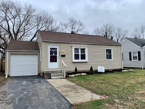 230 Edgevale Rd 2 Beds Apartment for Rent