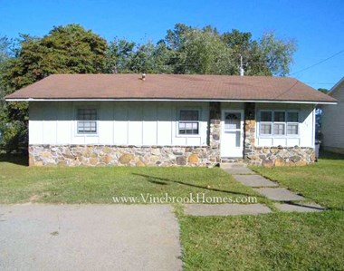 119 Northeastern Ave 3 Beds House for Rent - Photo Gallery 1