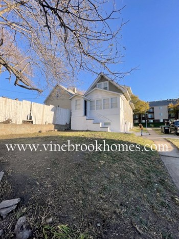 2046 Vinton St - Photo Gallery 4