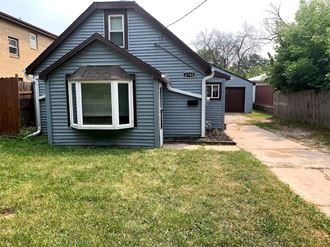 6740 N 58Th St 2 Beds Apartment for Rent