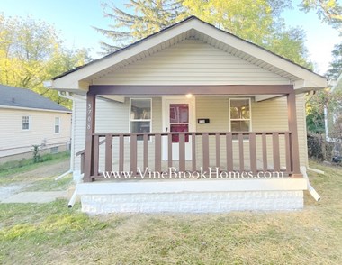 3708 E 35Th St 2 Beds Apartment for Rent