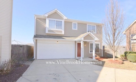634 Stobus Dr 3 Beds Apartment for Rent