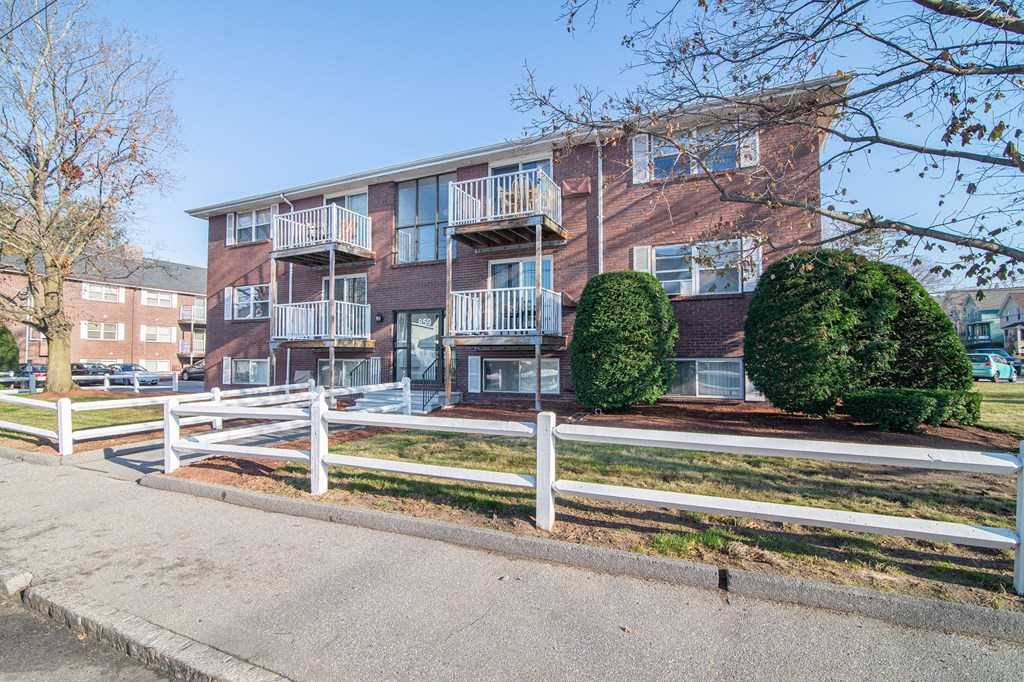 Brettonwood Estates - Exterior - Apartments in Lowell, MA - New England Heritage Properties