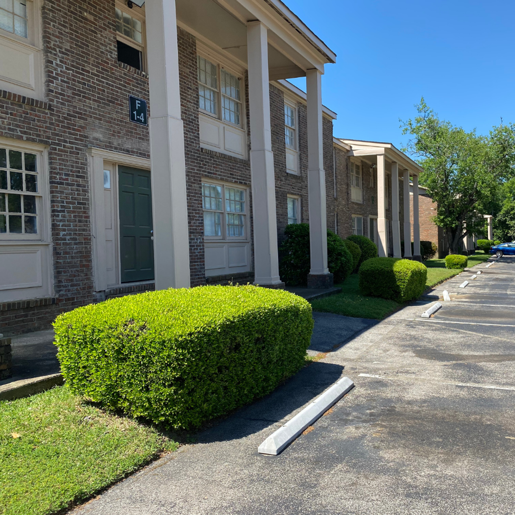 Flint Crossing Exterior