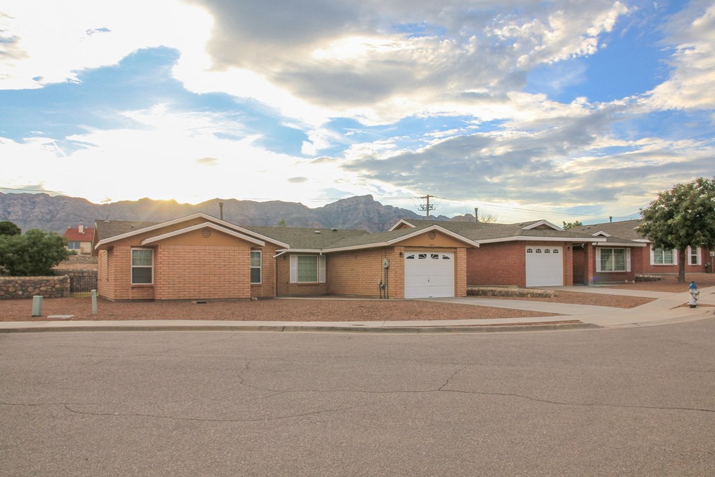 a row of apartment homes at Village of Cottonwood Springs in El Paso, TX