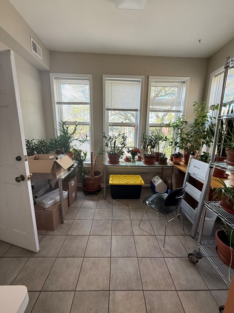 2022 N Seminary Ave 1-4 Beds Apartment for Rent