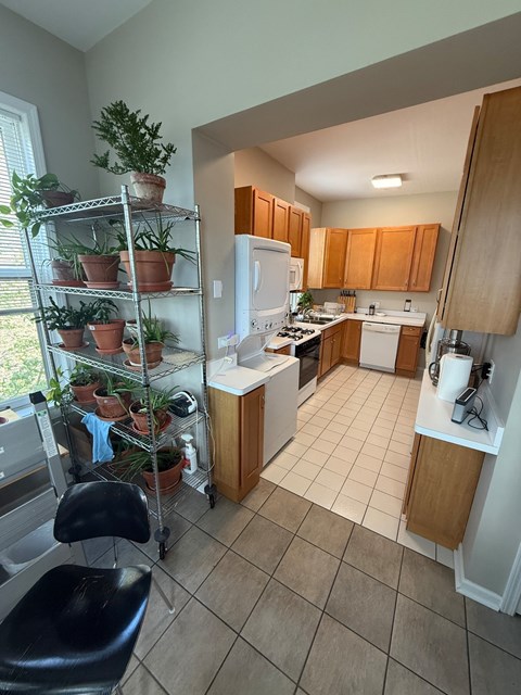 2022 N Seminary Ave 1-4 Beds Apartment for Rent