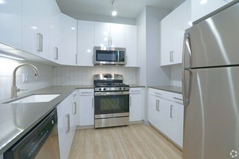 330 S Wells St Studio-1 Bed Apartment for Rent - Photo Gallery 3