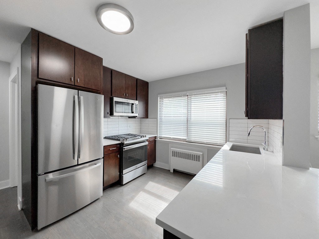 549-607 Sheridan Rd.