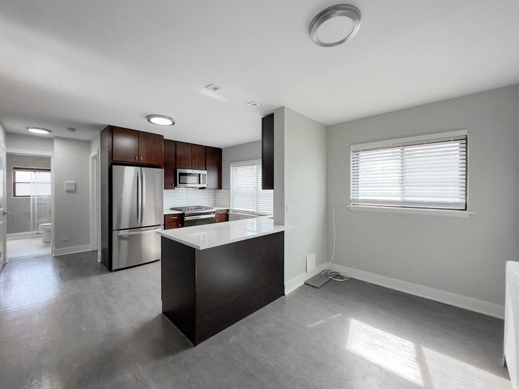 549-607 Sheridan Rd.