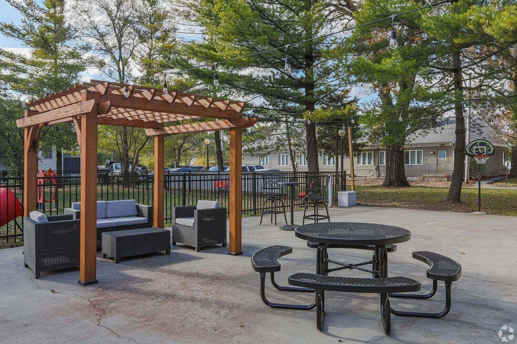 Exterior picture, picnic area