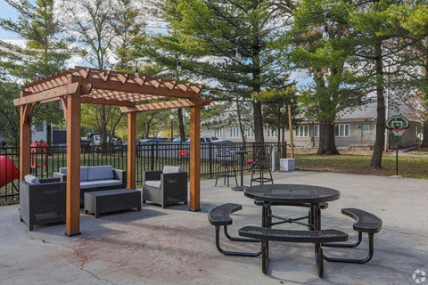 Exterior picture, picnic area