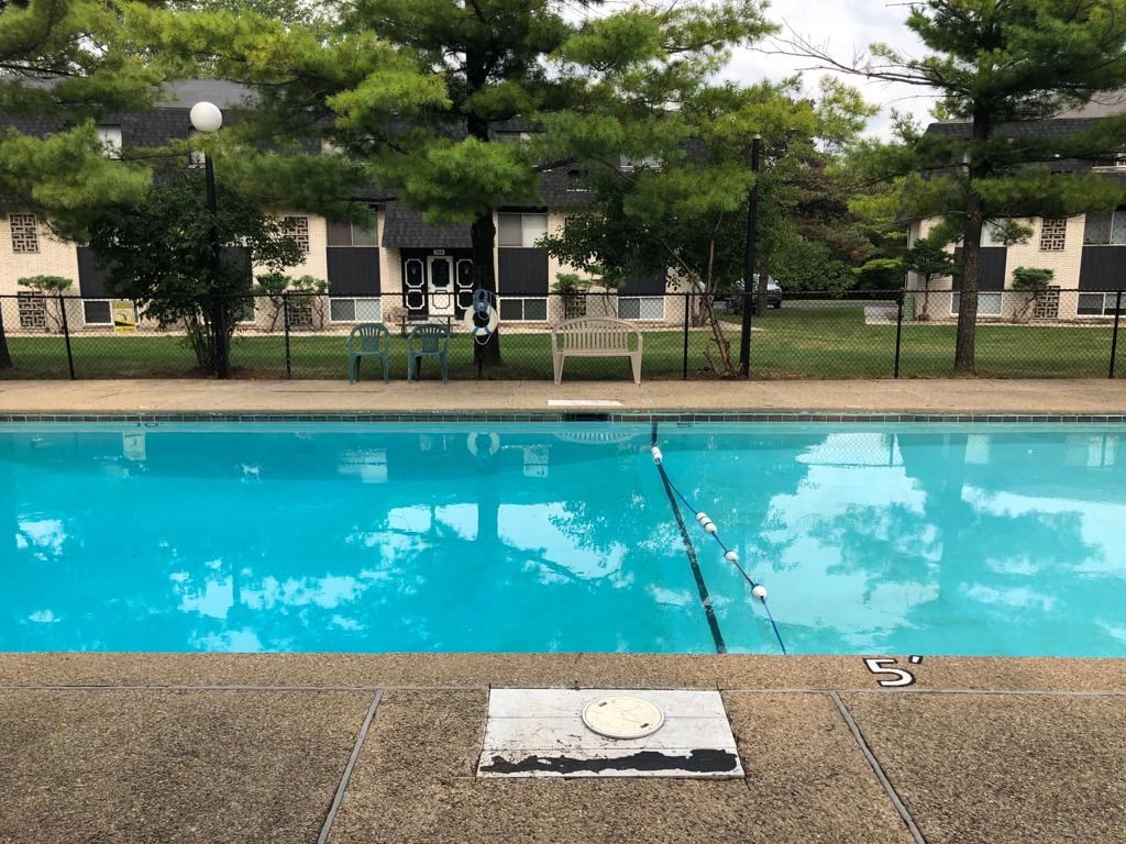 Exterior picture, pool