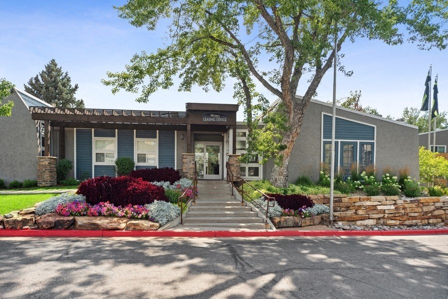 Clubhouse front entrance