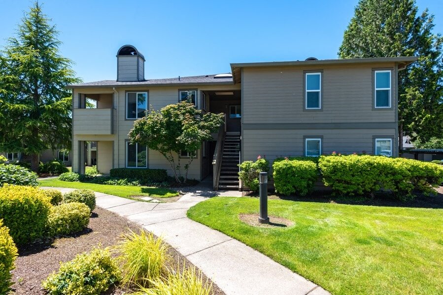 The Club at Tanasbourne Apartments, 2053 NE 106th Ave