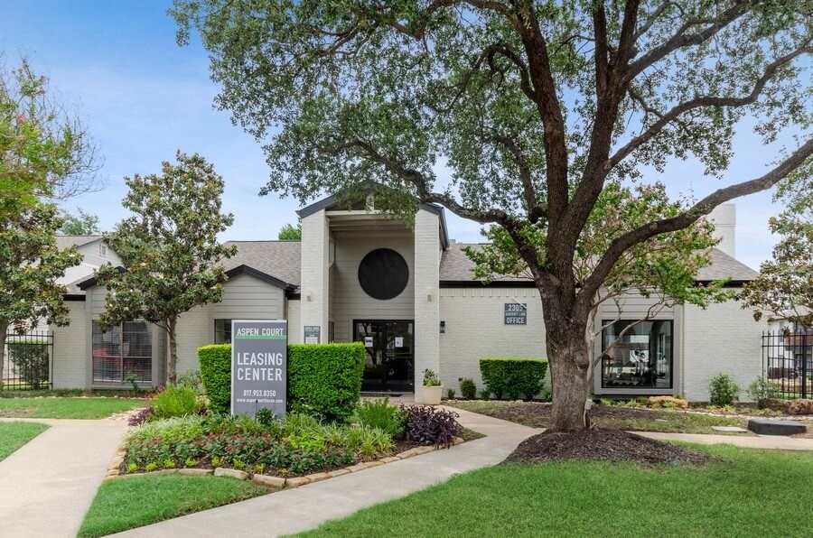 Clubhouse front entrance and landscape