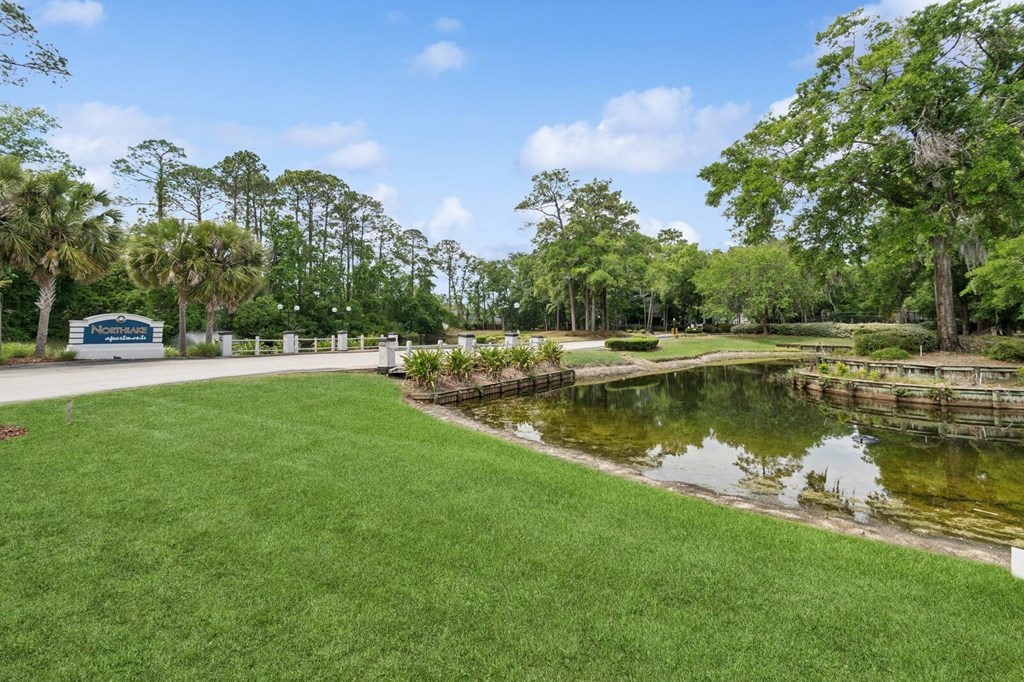 Property entrance and signage at Northlake Apartments in Jacksonville, FL