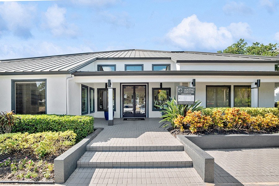 Community Leasing Office & Landscape at Rosehill Preserve Apartments in Orlando, FL.