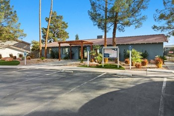 Exterior entrance - Photo Gallery 18