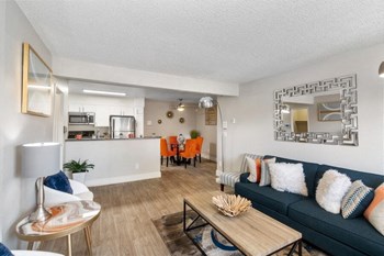 Model living room and dining - Photo Gallery 2