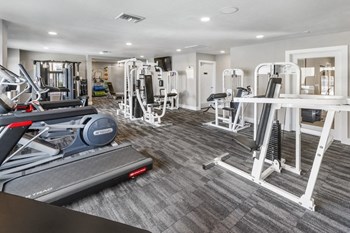 Resident fitness center - Photo Gallery 15
