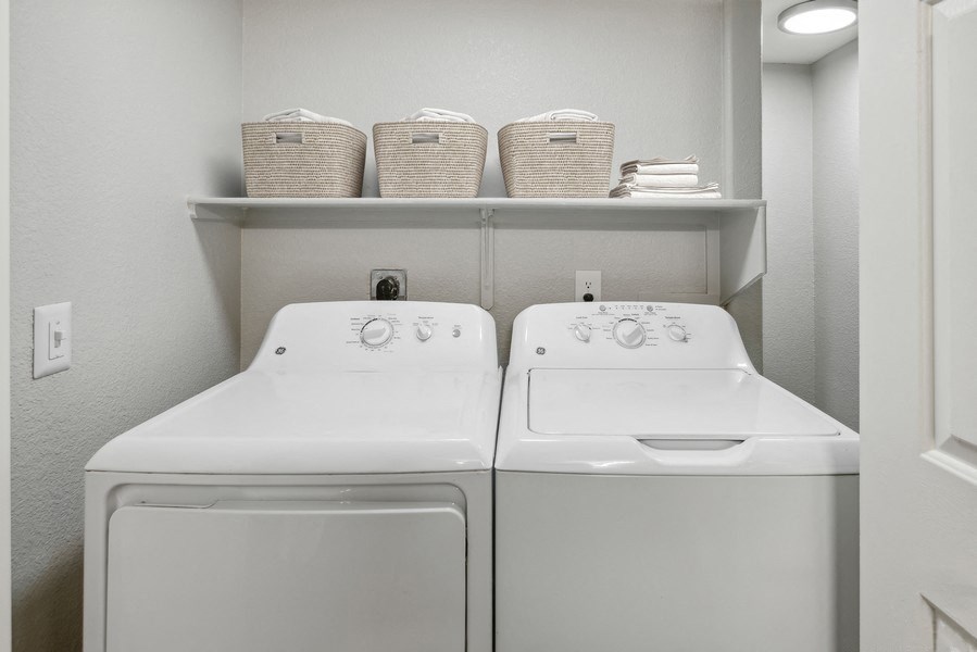 Classic model laundry closet