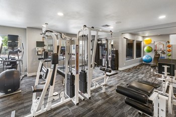 Well-equipped fitness center - Photo Gallery 14