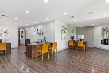 Community leasing office - Photo Gallery 15