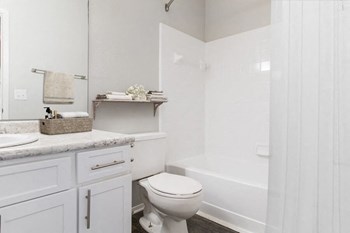Model bathroom - Photo Gallery 6