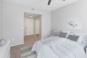 Model primary bedroom - Photo Gallery 4