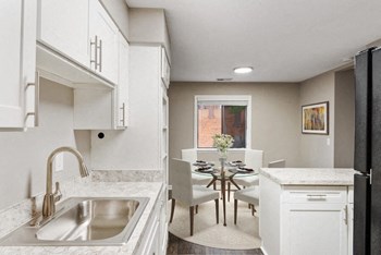 Model Kitchen & Dining - Photo Gallery 5