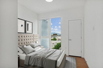 Model bedroom with large widows - Photo Gallery 5