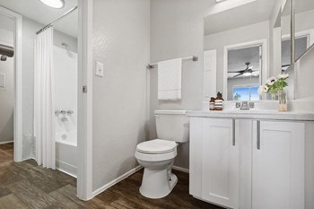 Model bathroom - Photo Gallery 9