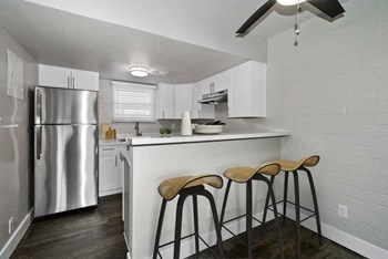 Model kitchen with bar seating - Photo Gallery 3