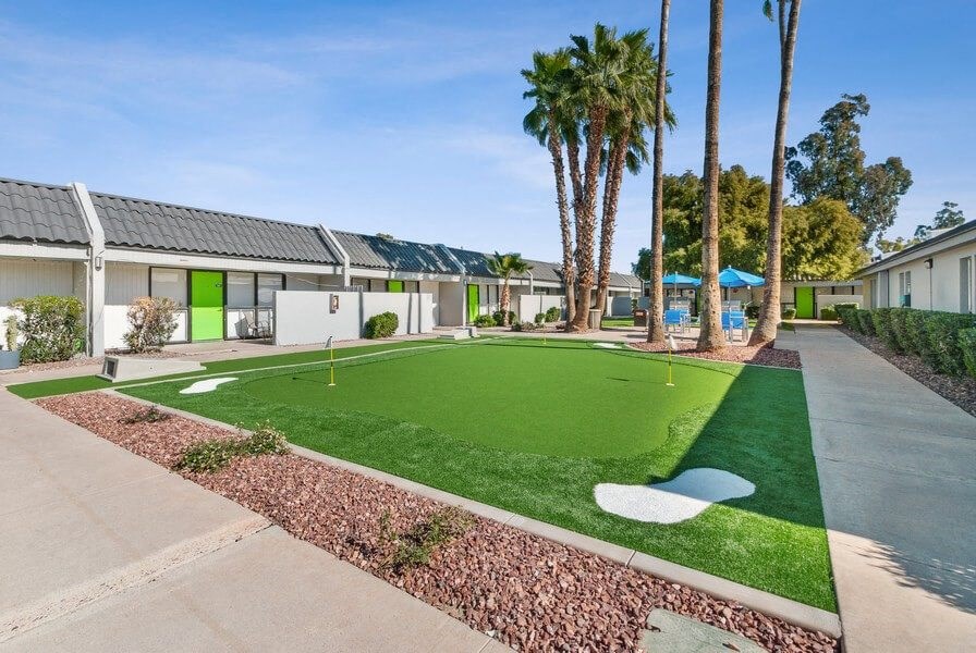 Mini putting green