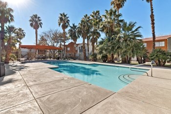 View of swimming pool and pool deck - Photo Gallery 4