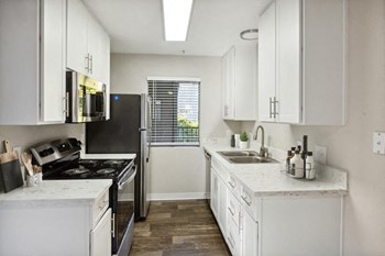 Model apartment kitchen - Photo Gallery 4