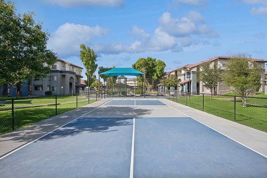 Community Pickleball Courts with Nets at Stillwater Apartments located in Glendale, AZ.
