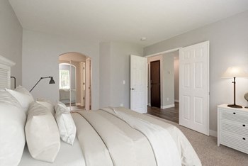 Model master bedroom - Photo Gallery 5