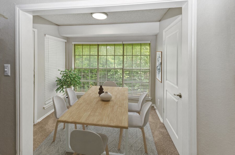 Model dining room at Autumnwood, Arlington, Texas