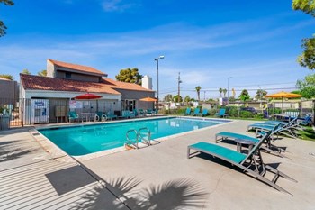 Swimming pool - Photo Gallery 6
