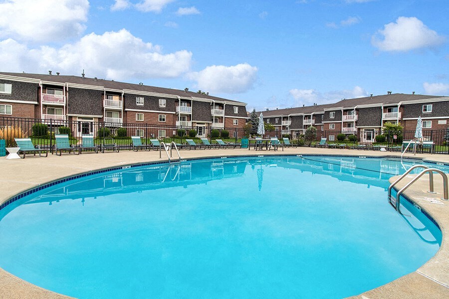 Swimming pool at Stone Ends apartments in Stoughton, MA